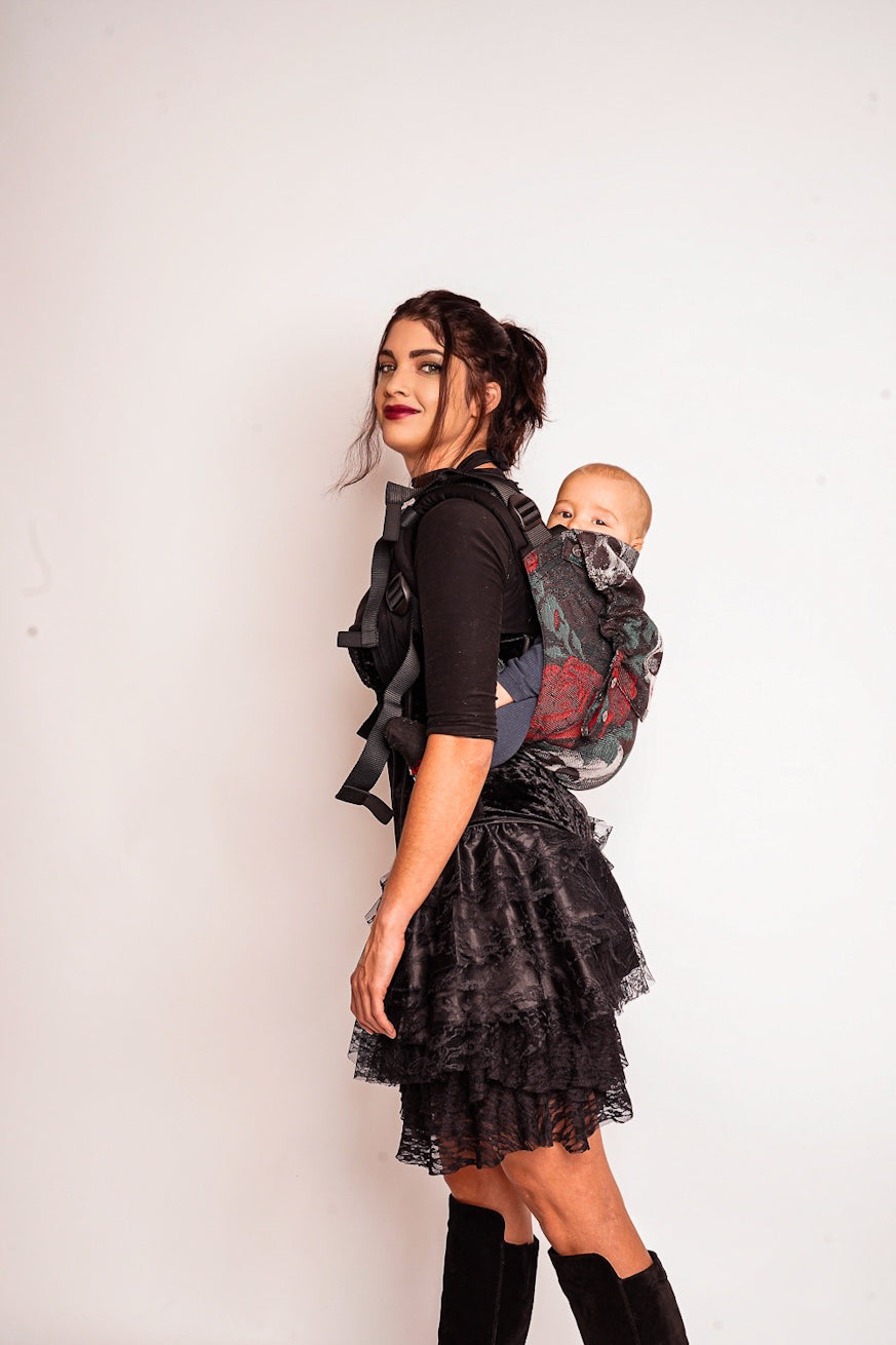 Baby Carrier Onbu Skulls n´roses