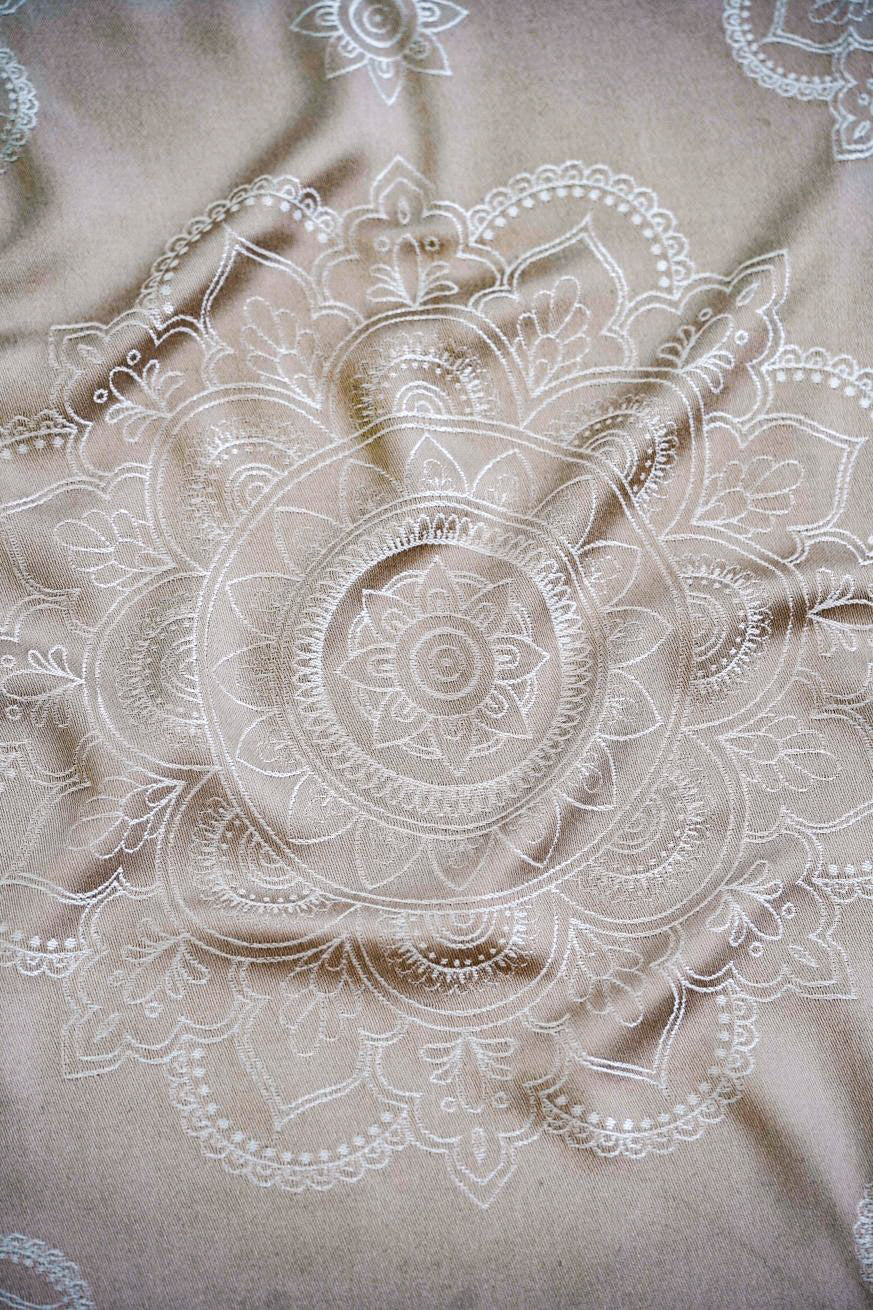 Baby Wrap Mandala Nude